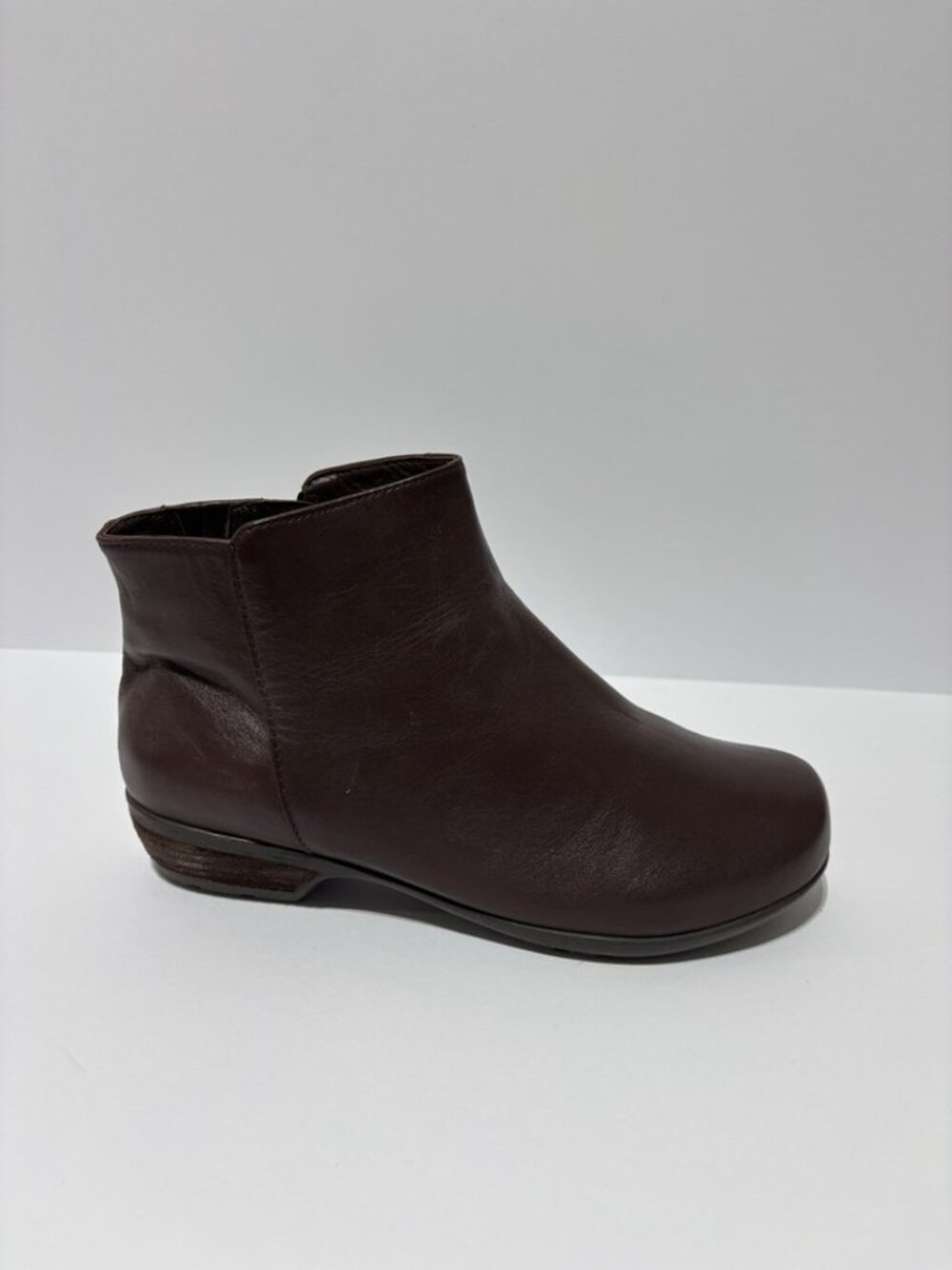 Ros Hommerson Women’s Ezra Brown Leather Ankle Booties, Size 7.5 WW